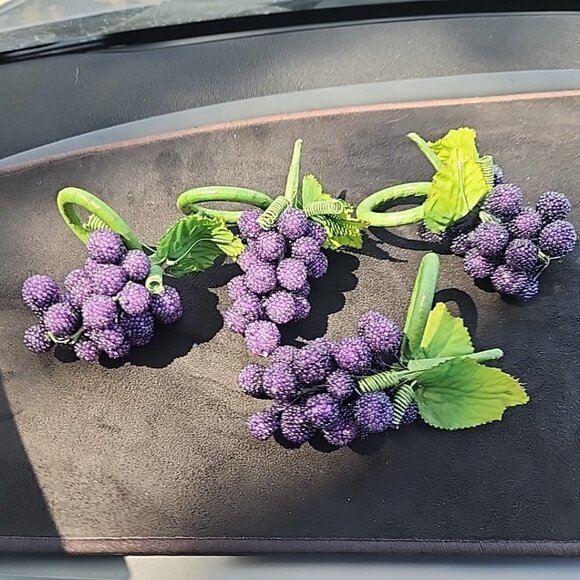 Vintage Pier 1 Lot Of 4 Bunches Sugared Beaded Grapes Purple Green Fake Fruit - Picture 1 of 4